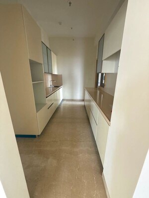 Building Lobby in 4 BHK Apartment at Piramal Mahalaxmi, Mahalaxmi – for Rent