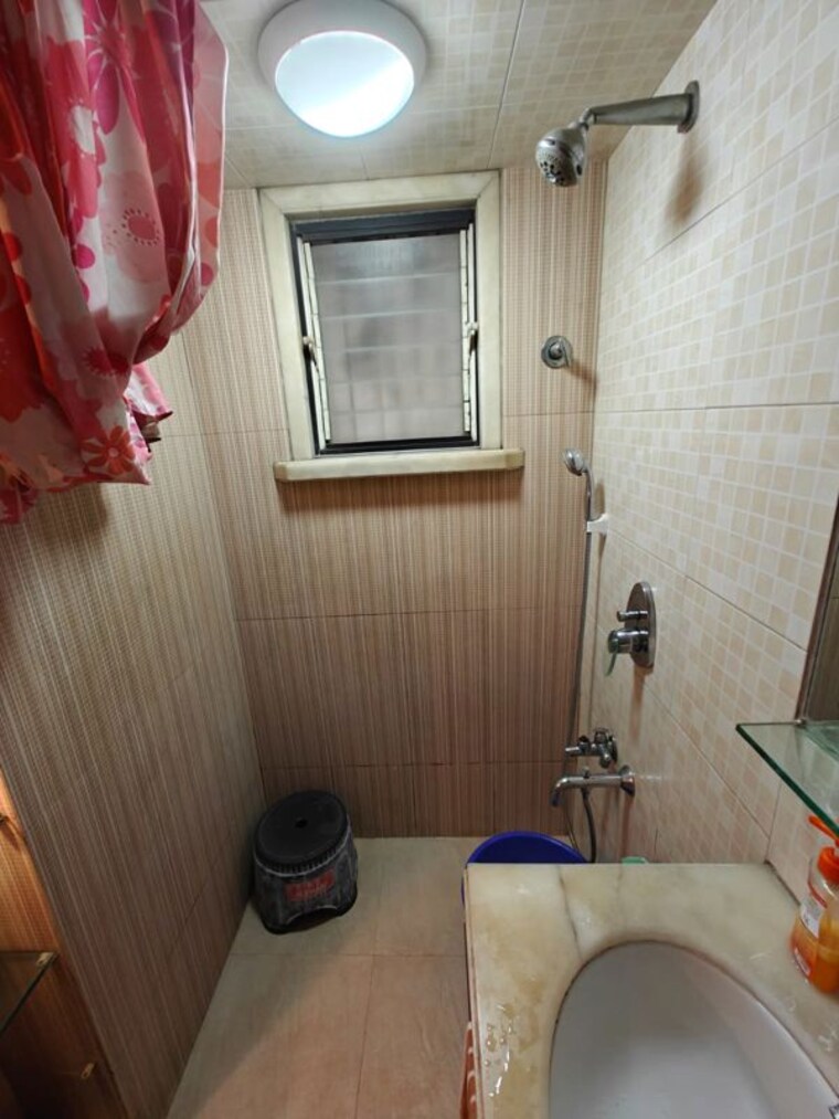 Bathroom, fairmont-la-paradiso 1 Bedroom 550 Sq.Ft. Apartment In Santacruz East Mumbai 10470257