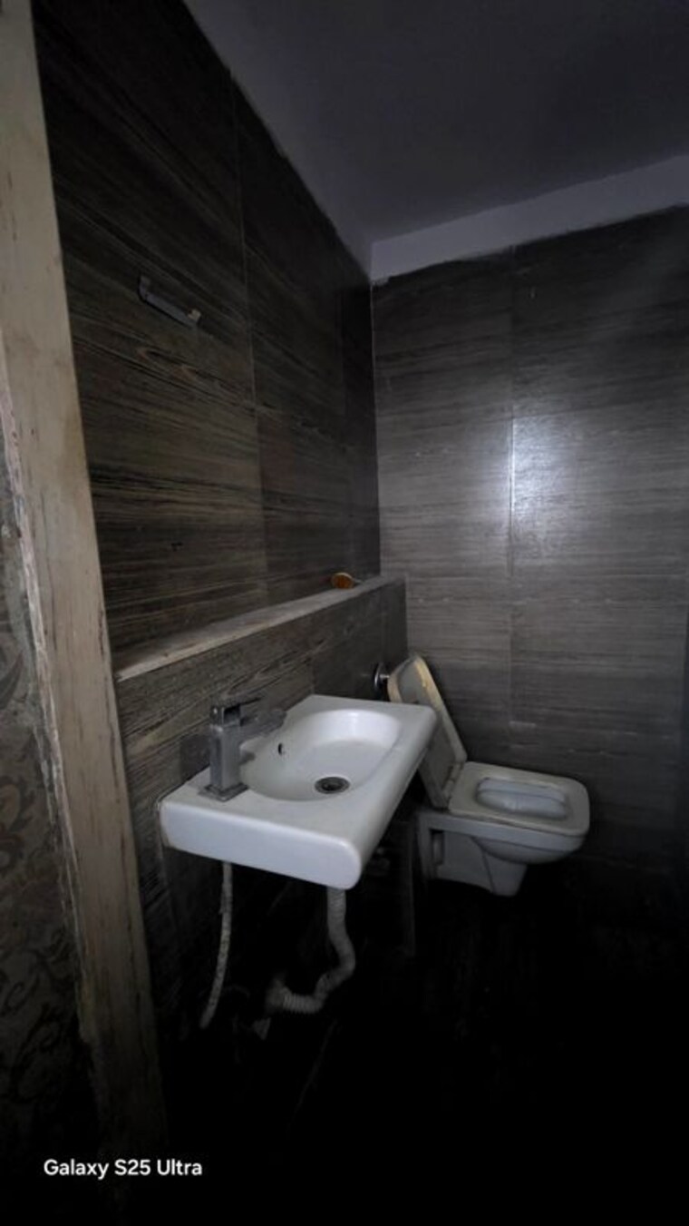 Bathroom, pride-presidency-luxuria 2 Bedroom 1035 Sq.Ft. Apartment In Ghodbunder Road Thane 10470265