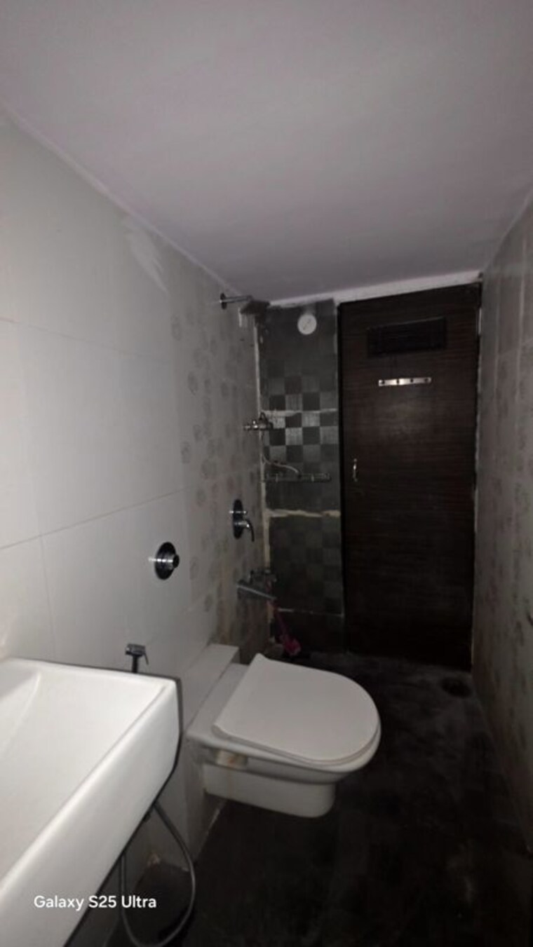 Bathroom, pride-presidency-luxuria 2 Bedroom 1035 Sq.Ft. Apartment In Ghodbunder Road Thane 10470265