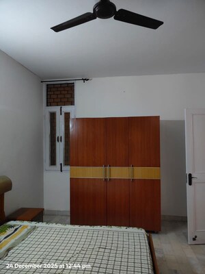 Bedroom in 1 BHK Apartment at Alaknanda Shopping Complex, Sector 28 – for Rent