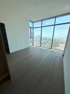 4 BHK + Pooja Room,Store Room Apartment For Rent in Piramal Mahalaxmi