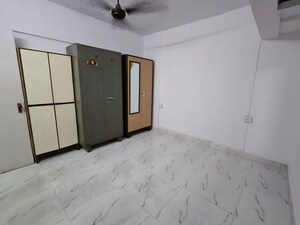 Room in 1 BHK Apartment at Avillion Greenfields Co Op Housing Society, Jogeshwari East – for Rent