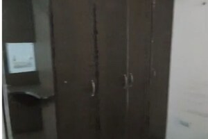 Furnished Amenities in 2 BHK Builder Floor at Laxmi Nagar – for Rent