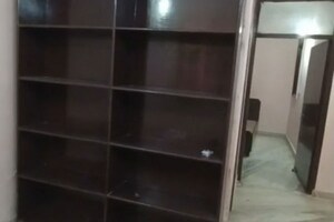 Furnished Amenities in 2 BHK Builder Floor at Laxmi Nagar – for Rent