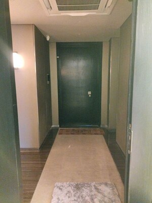Room in 4 BHK Apartment at Lodha World Crest, Worli – for Rent