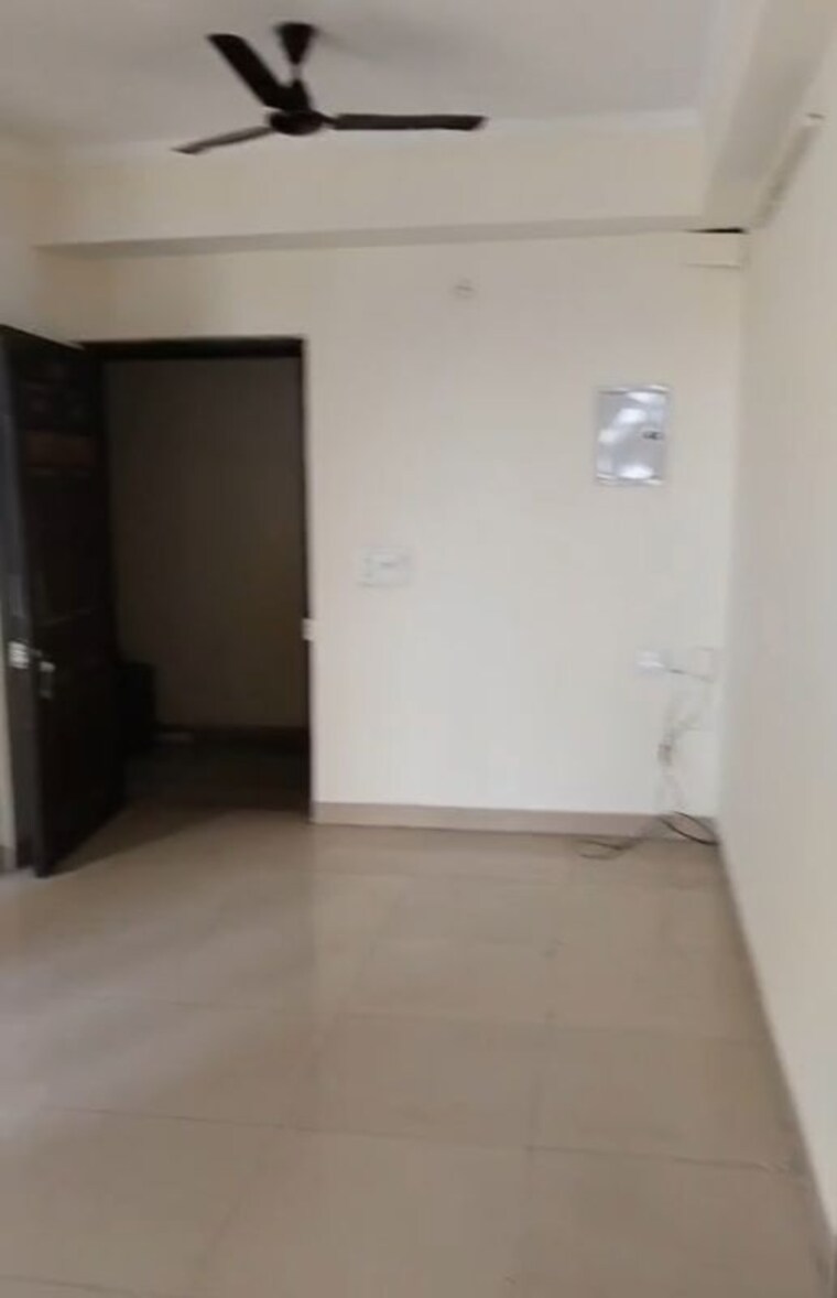 Room, chiranjiv vihar 5 Bedroom 105 Sq.Yd. Independent House In Chiranjiv Vihar Ghaziabad 10470311