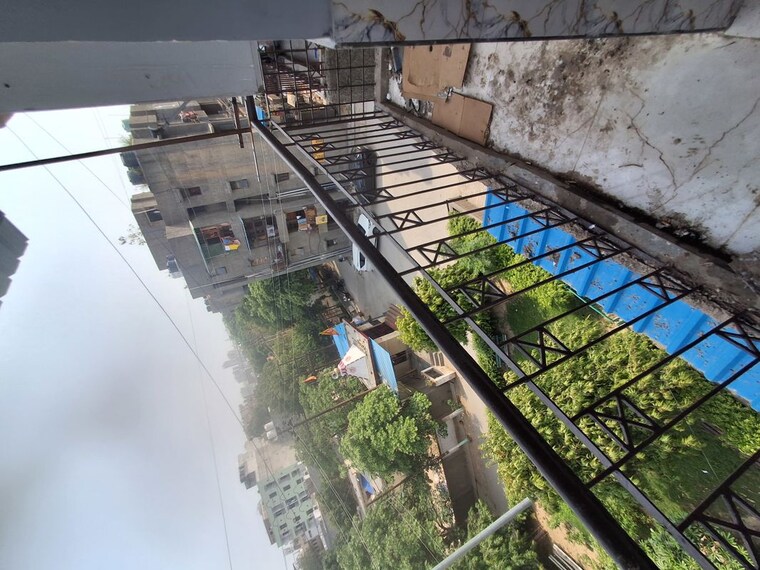 Balcony, mahadev-apartments-noida 1 Bedroom 350 Sq.Ft. Apartment In Sector 73 Noida 10470312