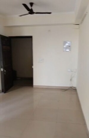 Room in 2 BHK Apartment at Bankey Bihari Aggarwal Heights, Raj Nagar Extension – for Rent