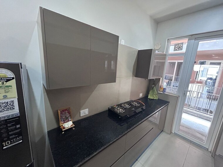 Kitchen, sav-gulnaar-meadows 3 Bedroom 1800 Sq.Ft. Apartment In Ambala Highway Zirakpur 10470325