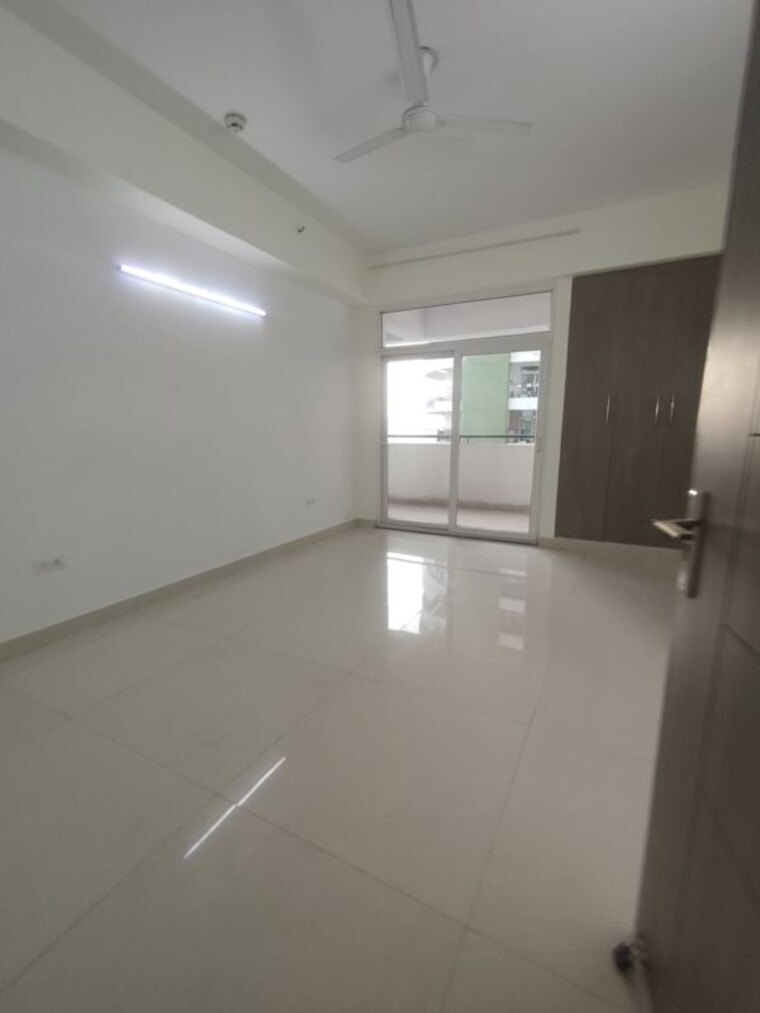 Hall, aba-ivy-county 4 Bedroom 2511 Sq.Ft. Apartment In Sector 75 Noida 10470324