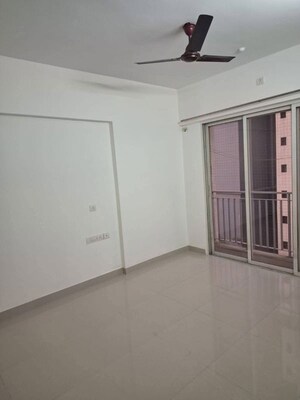 Bedroom in 2 BHK Apartment at The Wadhwa Platina, Kolshet Road – for Rent