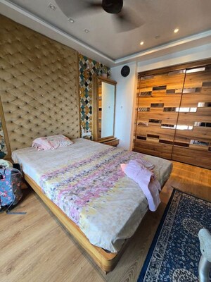 Bedroom in 2 BHK Apartment at Sheth Avalon, Laxmi Nagar – for Rent