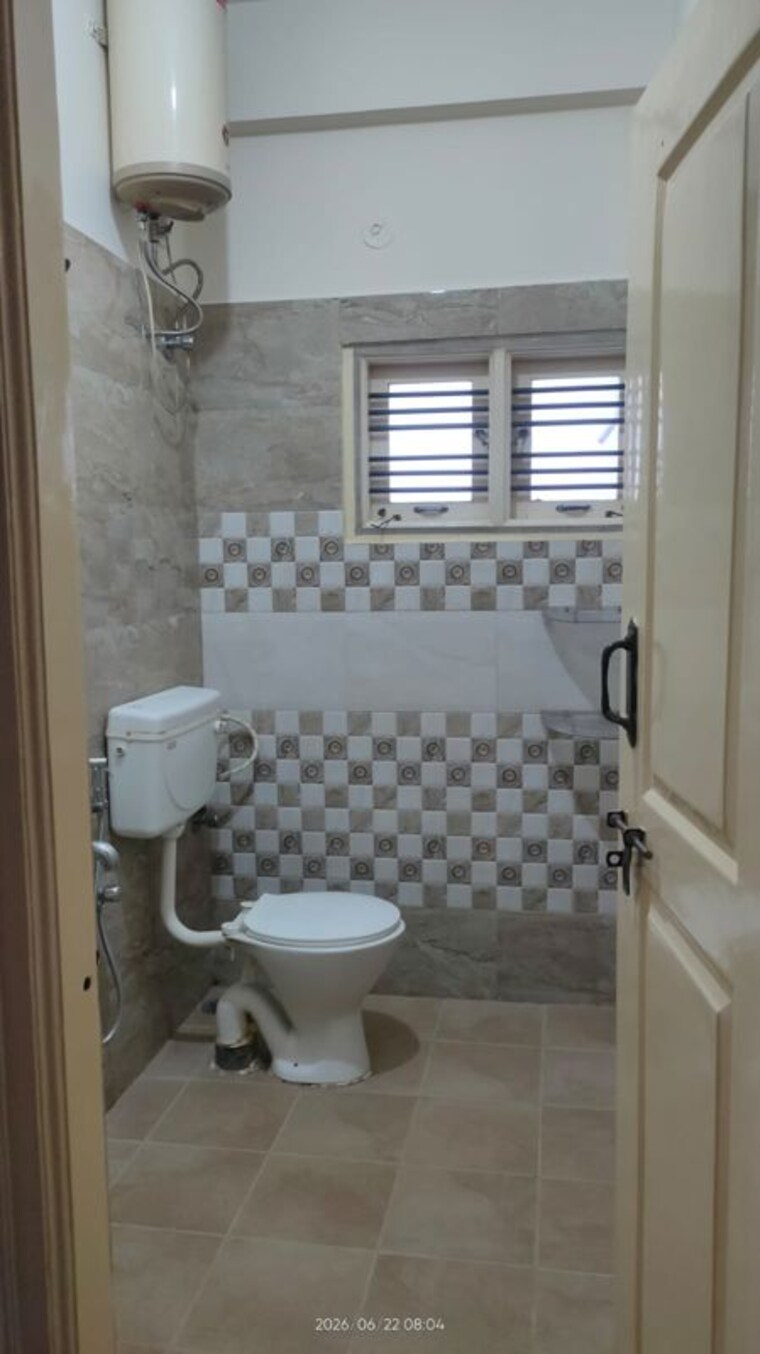 Bathroom, hsr layout 1 Bedroom 680 Sq.Ft. Independent House In Hsr Layout Bangalore 10470372