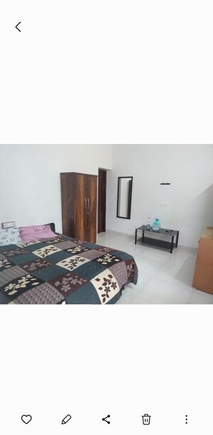 Bedroom in 2 BHK Builder Floor at Sector 23 – for Rent