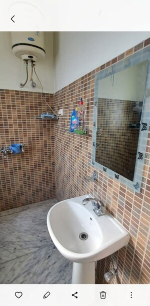 Bathroom in 2 BHK Builder Floor at Sector 23 – for Rent