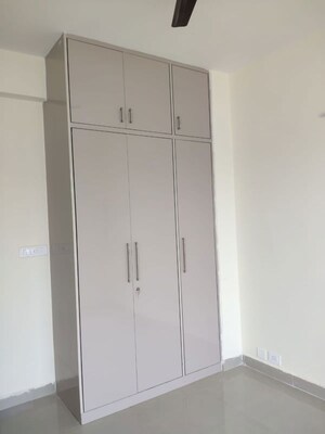 Building Lobby in 3.5 BHK Builder Floor at M3M Soulitude, Sector 89 – for Rent
