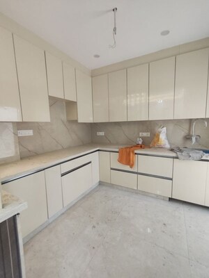 Kitchen in 3.5 BHK Apartment at Supertech Cape Town, Sector 74 – for Rent