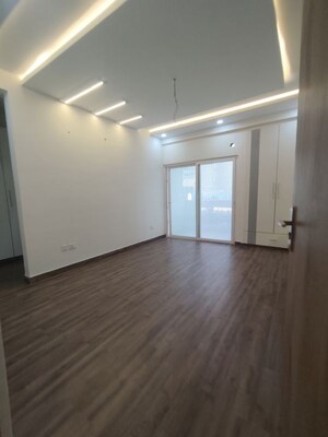 Bedroom in 3.5 BHK Apartment at Supertech Cape Town, Sector 74 – for Rent