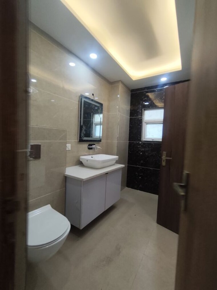 Bathroom, supertech-cape-town 3.5 Bedroom 2685 Sq.Ft. Apartment In Sector 74 Noida 10470416