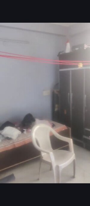 Furnished Amenities in 3 BHK Builder Floor at Chiranjiv Vihar – for Sale