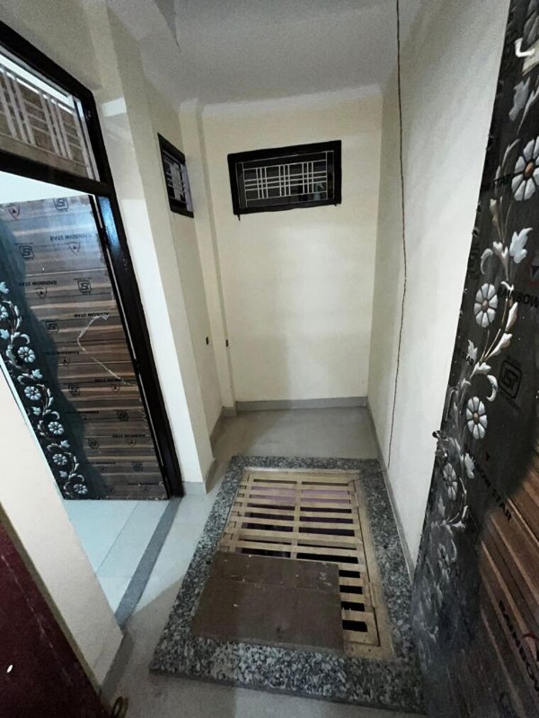 Balcony, allure-estate 1 RK 350 Sq.Ft. Builder Floor In Sector 14 Gurgaon 10470431