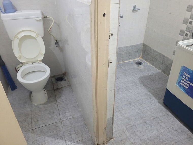 Bathroom, vrindavanam-apartment 2 Bedroom 1100 Sq.Ft. Apartment In Model Colony Pune 10470436