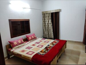 Bedroom in 2 BHK Apartment at Sector 38 – for Rent