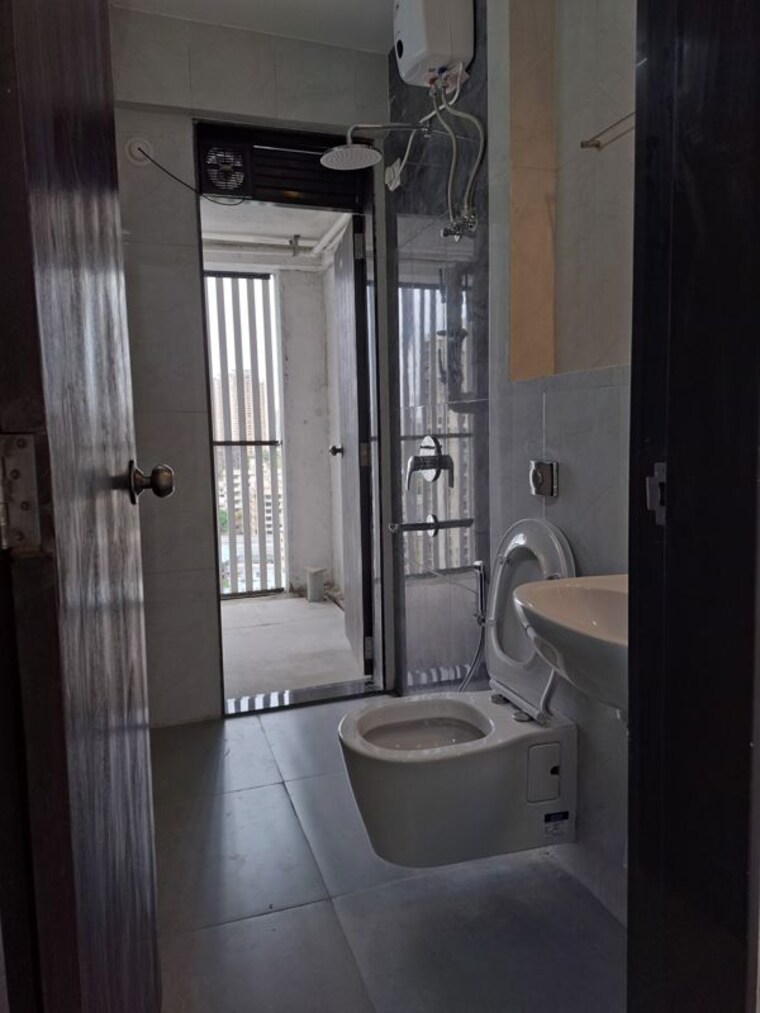 Bathroom, the-baya-central 2 Bedroom 700 Sq.Ft. Apartment In Lower Parel Mumbai 10470446