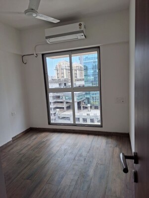 Room in 2 BHK Apartment at The Baya Central, Lower Parel – for Rent