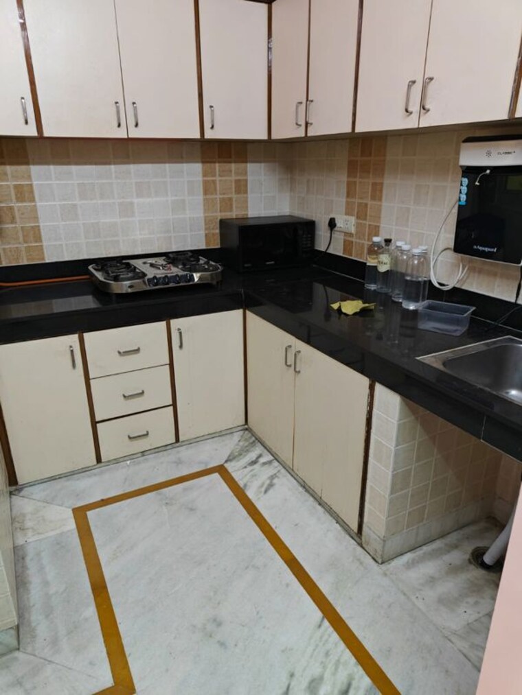 Kitchen, east of kailash 1.5 Bedroom 750 Sq.Ft. Builder Floor In East Of Kailash Delhi 10470493