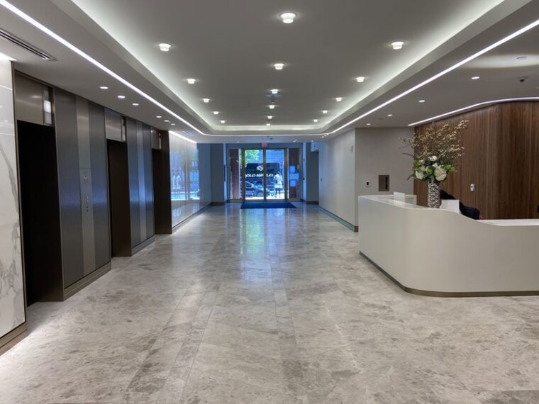  Parking, east of kailash Commercial Shop 2200 Sq.Ft. In East Of Kailash Delhi 10470505