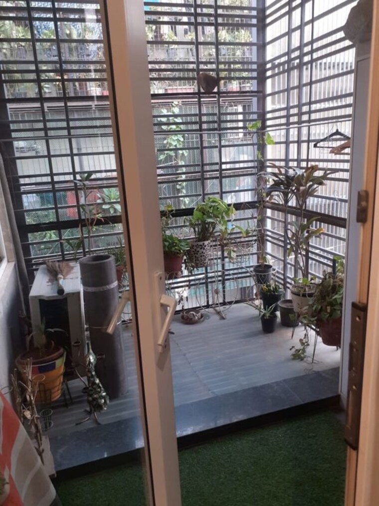 Balcony, greater kailash i 4 Bedroom 300 Sq.Yd. Builder Floor In Greater Kailash I Delhi 10470502