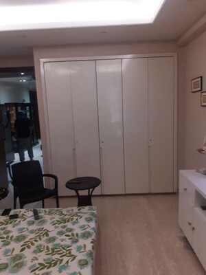 Team Area in 4 BHK Builder Floor at Greater Kailash I – for Rent