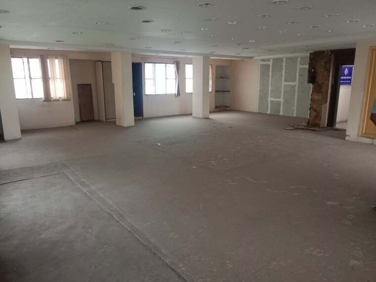 Room, race course road Commercial Office Space in IT/SEZ 2900 Sq.Ft. In Race Course Road Coimbatore 10470536