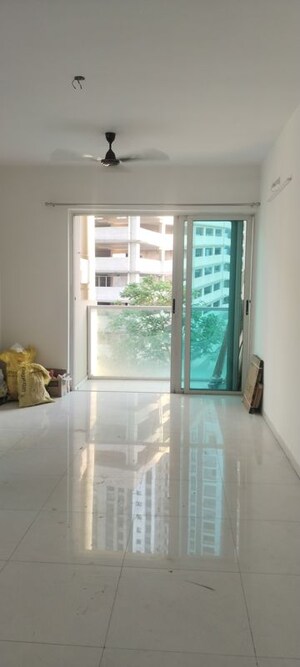 2 BHK Apartment For Rent in Sheth Vasant Lawns, Laxmi Nagar