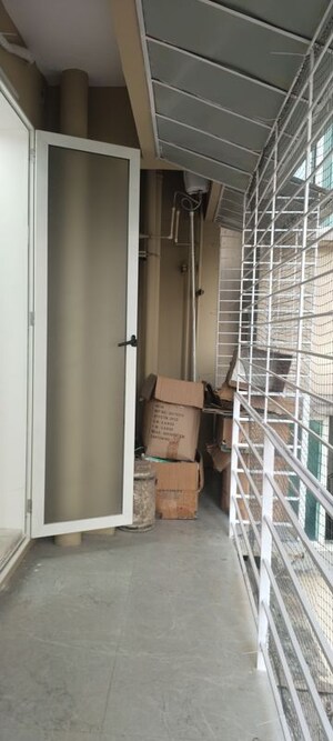 Utility Room in 2 BHK Apartment at Sheth Vasant Lawns, Laxmi Nagar – for Rent