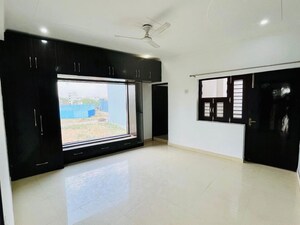3 BHK Builder Floor For Rent in Sector 33