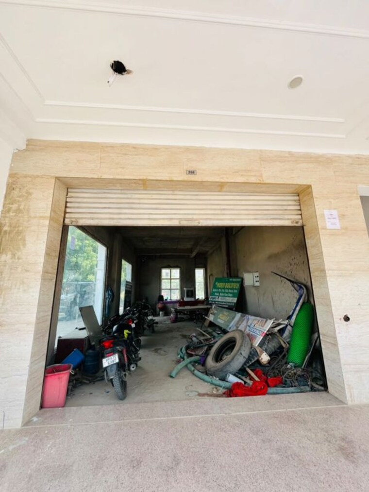 Parking, omaxe-sun Commercial Shop 2250 Sq.Ft. In Sector 79 Faridabad 10470557