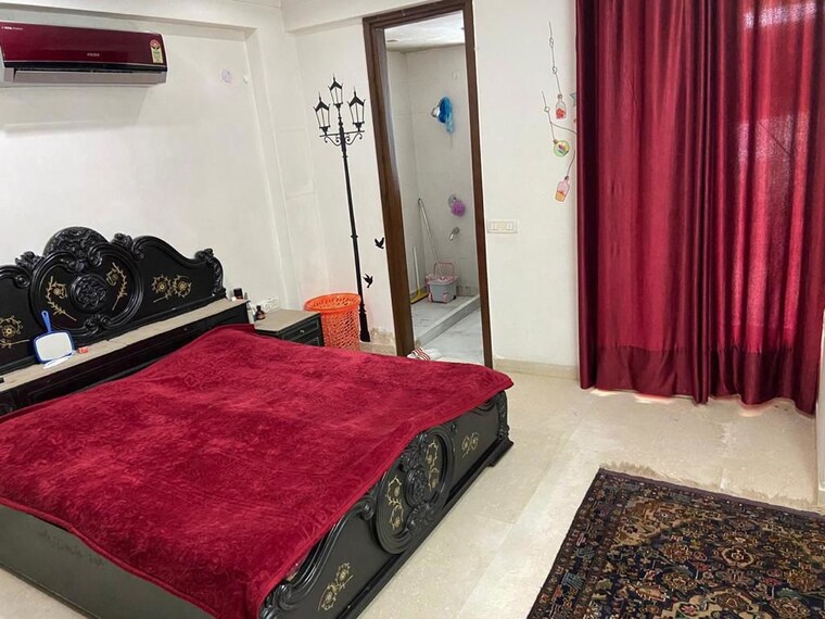 Bedroom, greater kailash i 3 Bedroom 1872 Sq.Ft. Builder Floor In Greater Kailash I Delhi 10470567