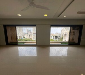 Room in 3 BHK Apartment at Dadar East – for Rent