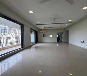 Living Room in 3 BHK Apartment at Dadar East – for Rent