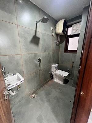 Bathroom in 1 BHK Apartment at Saket – for Rent