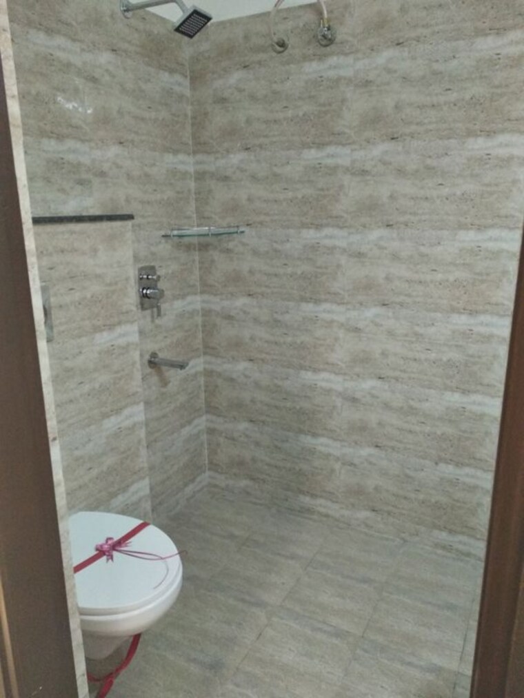 Bathroom, lavasa-green 3 Bedroom 1380 Sq.Ft. Builder Floor In Lohgarh Zirakpur 10470611