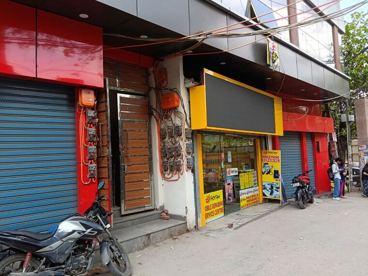 Exterior View, defence colony Commercial Shop 3000 Sq.Ft. In Defence Colony Delhi 10470594