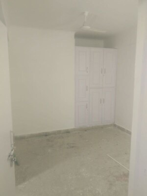 Room in 2 BHK Apartment at Panchsheel Greens, Sector 16 Greater Noida – for Rent