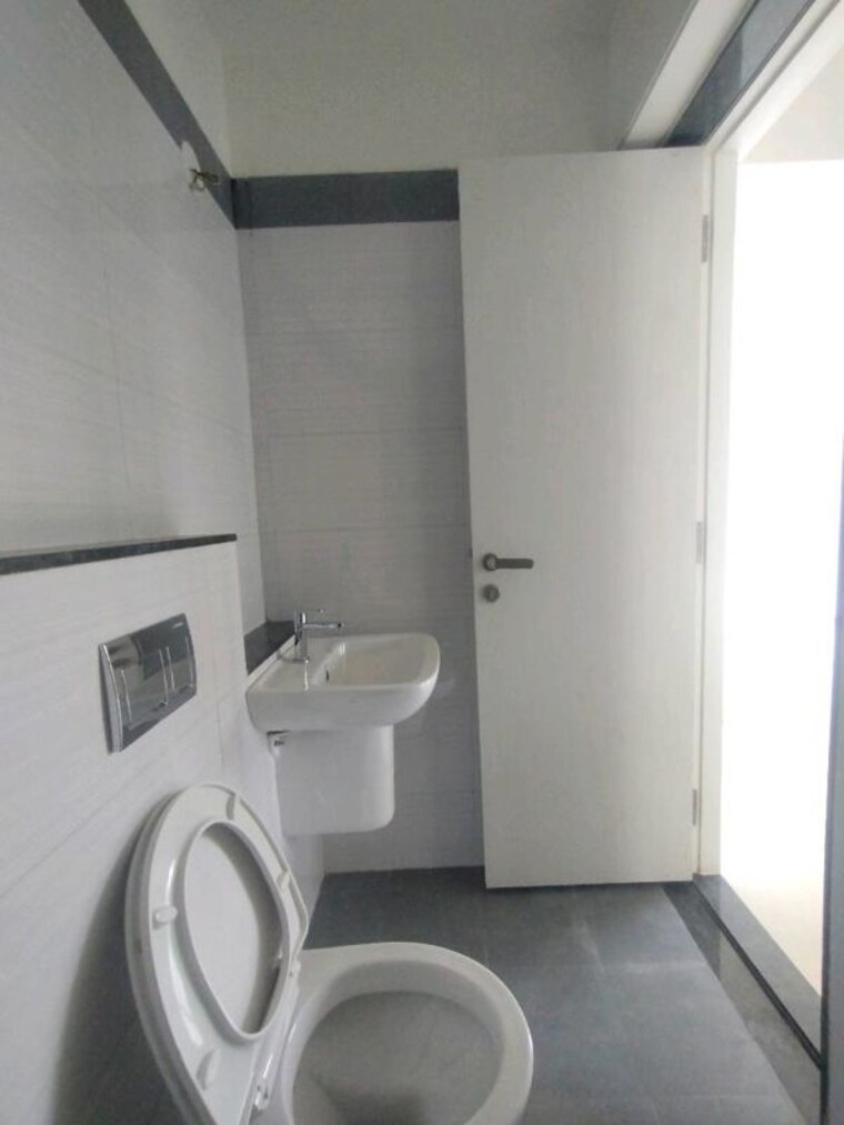 Bathroom, rustomjee-bella-phase-1 2 Bedroom 1050 Sq.Ft. Apartment In Bhandup West Mumbai 10470586