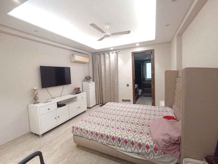 Bedroom, greater kailash i 4 Bedroom 2700 Sq.Ft. Builder Floor In Greater Kailash I Delhi 10470632