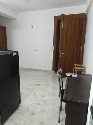 Furnished Amenities in 2 BHK Apartment at Saket – for Rent