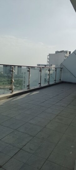 Office Space For Rent in Omaxe Sun